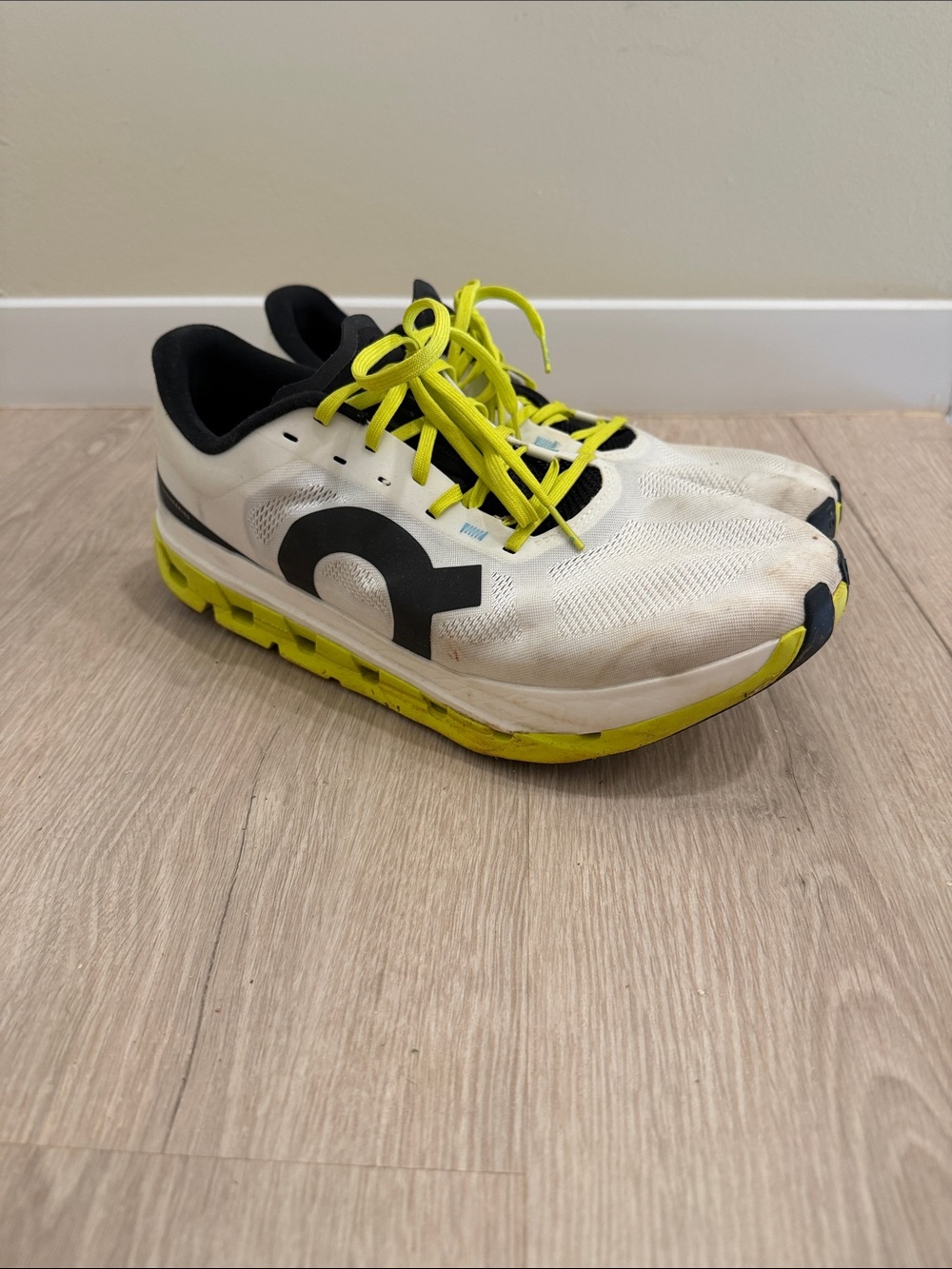 On Cloudmonster Running Shoes Men’s Size 11 – White/Black/Neon Yellow